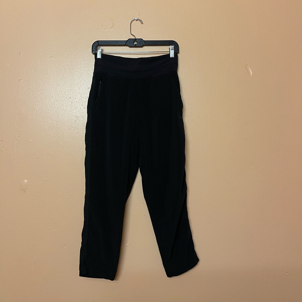 Athleta Pant Black 8 Stretch  Pant Zip Pocket Good Condition